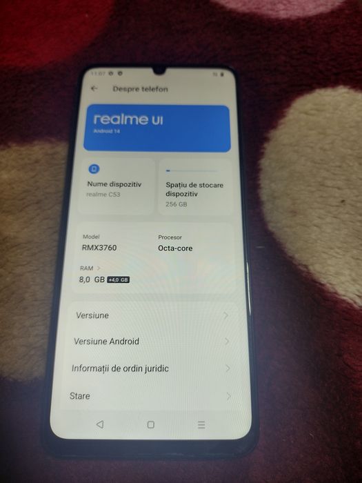 Vând displeiuri sau telefoanele întregi.