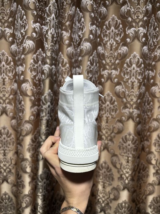 Vand adidasi dior b23