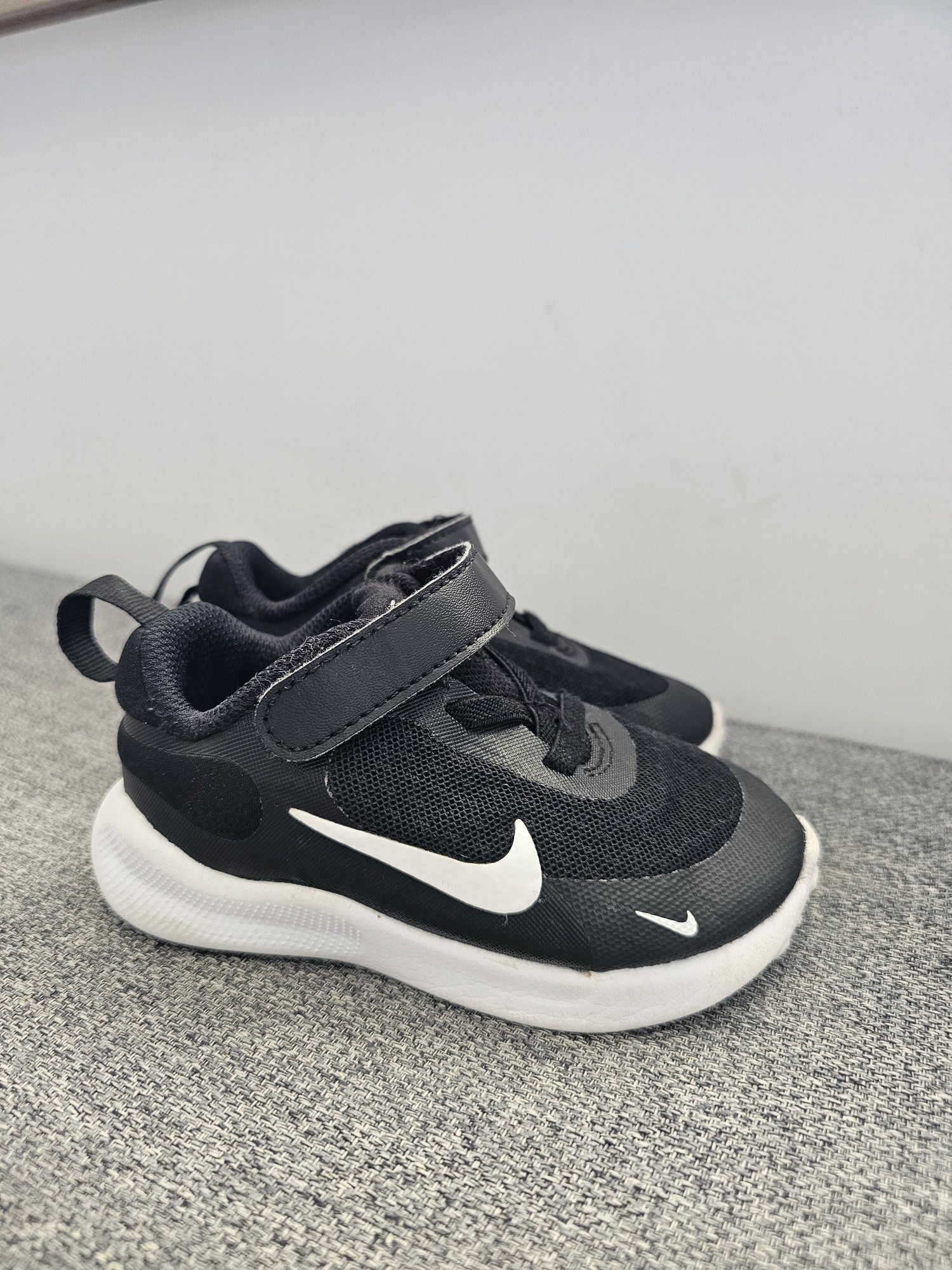 Nike revolution 7 - 22 номер
