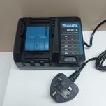 Ново мини зарядно Makita DC18WC