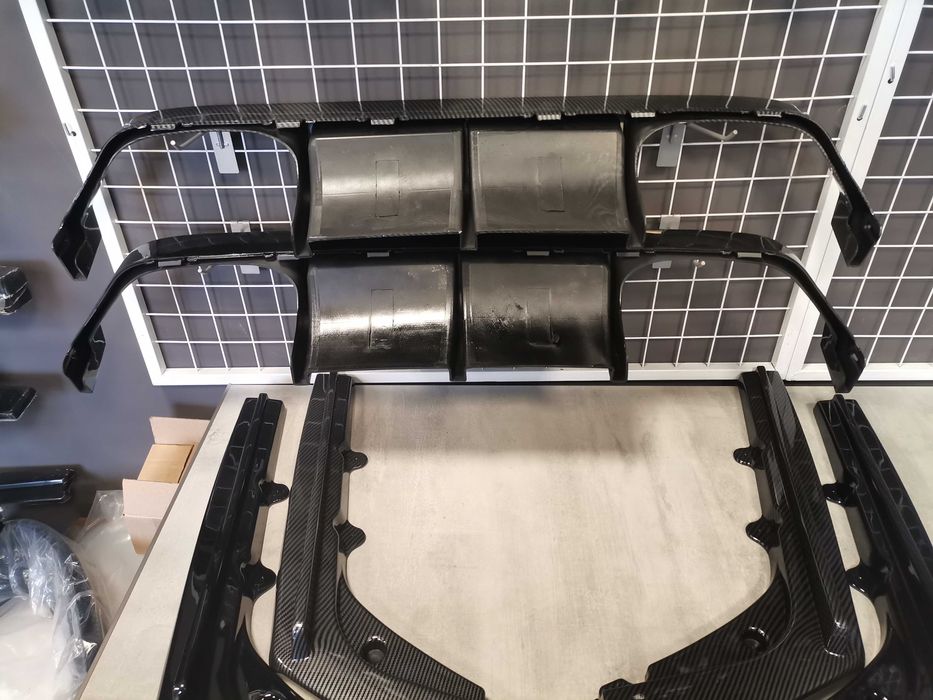Продавам дифузьор за задна броня БМВ М3 Ф80 М4 Ф82 BMW M3 F80 M4 F82