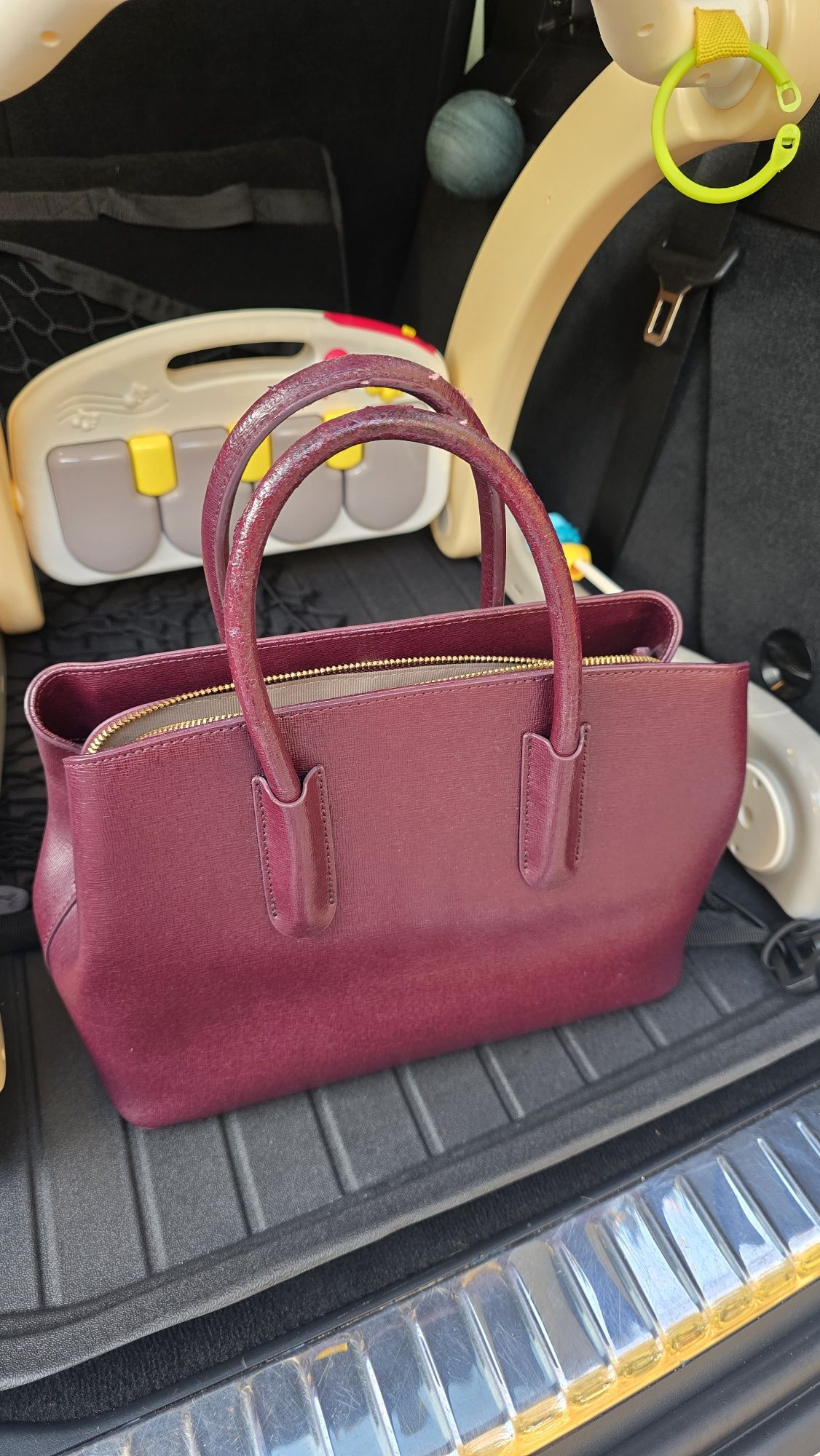 Дамска чанта Furla вишнено червена естествена кожа