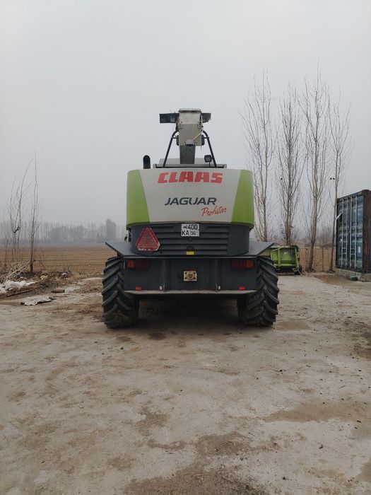 Klass yaguar 890  sotiladi