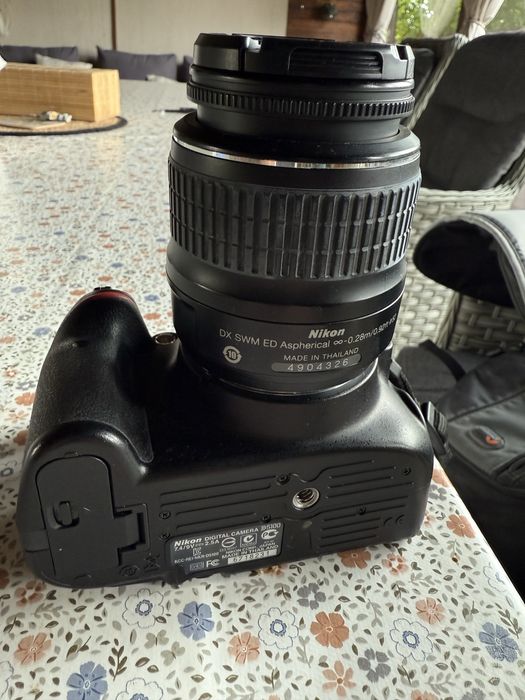 Vand Nikon D5100 kit complet
