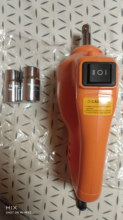 Cheie electrică de roți,  cu impact tangențial; alimentare la 12v!