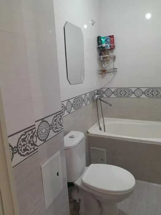 Продается 1-комнатная квартира на Юнусабад-4, Паспортный стол !