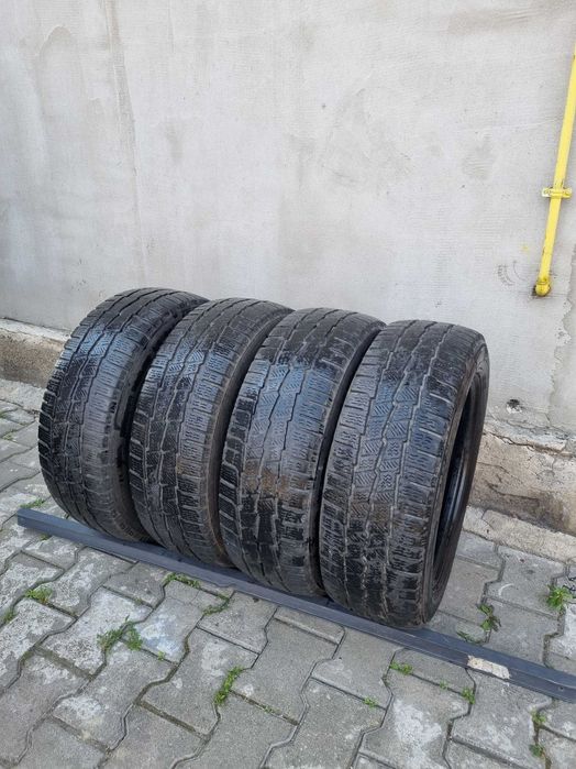 Set Anvelope M+S Michelin 215/60 R17C