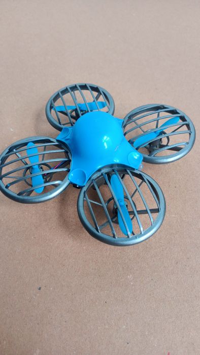 Dronă Nouă Eachine Flyhal Quadcopter Interactiv Cu Telecomandaă
