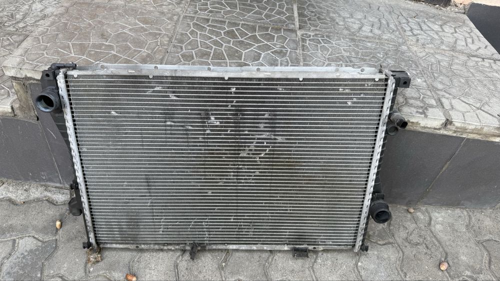 Радиатор охлаждения BMW e39 до рестайлинг