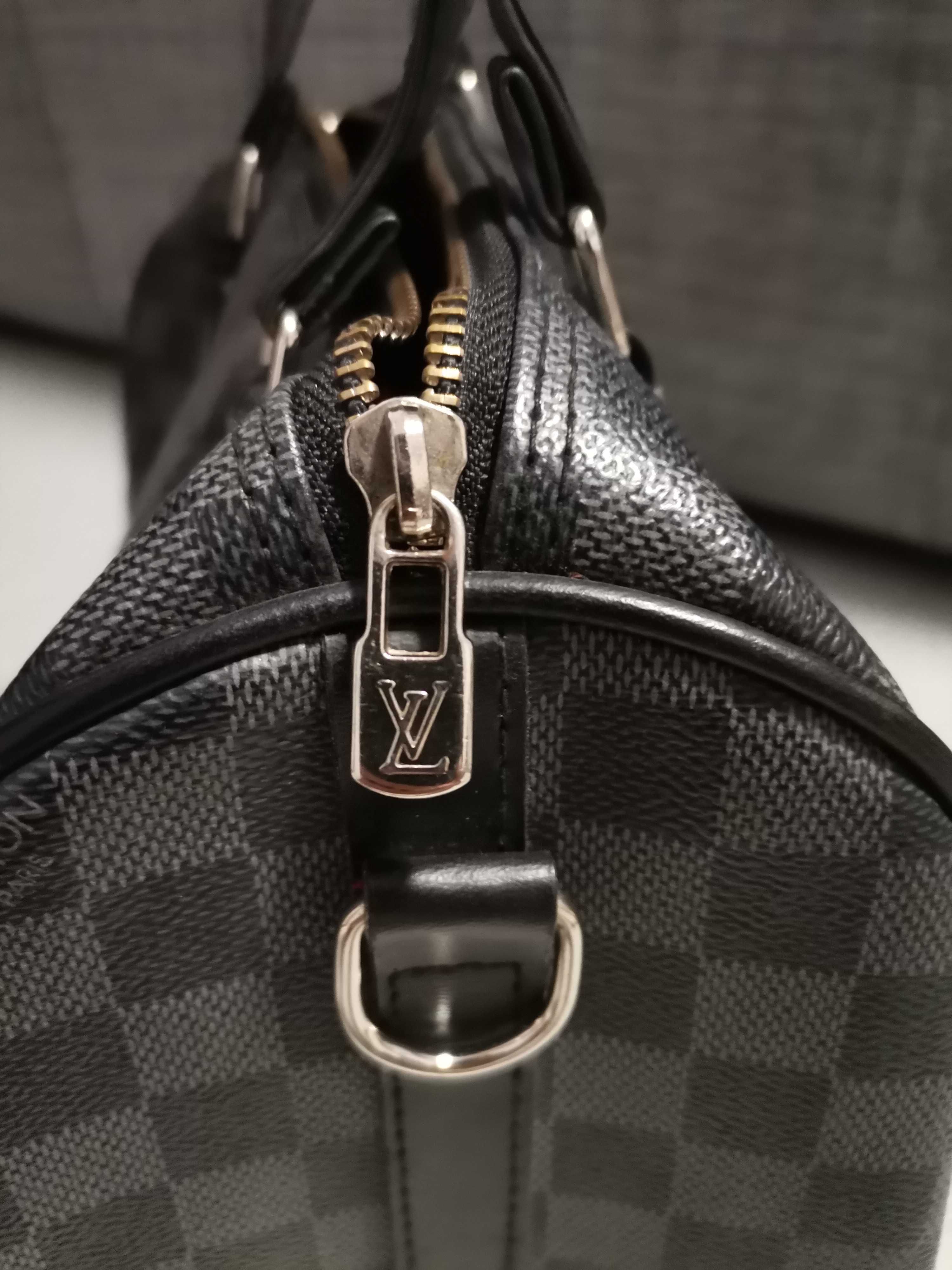 Louis vuitton чанта