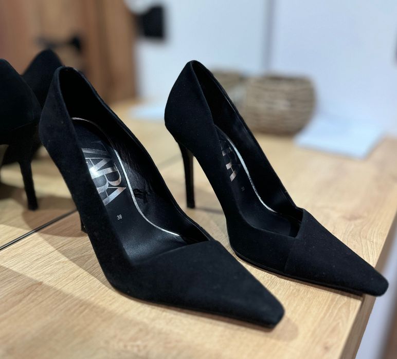 Остри обувки Zara