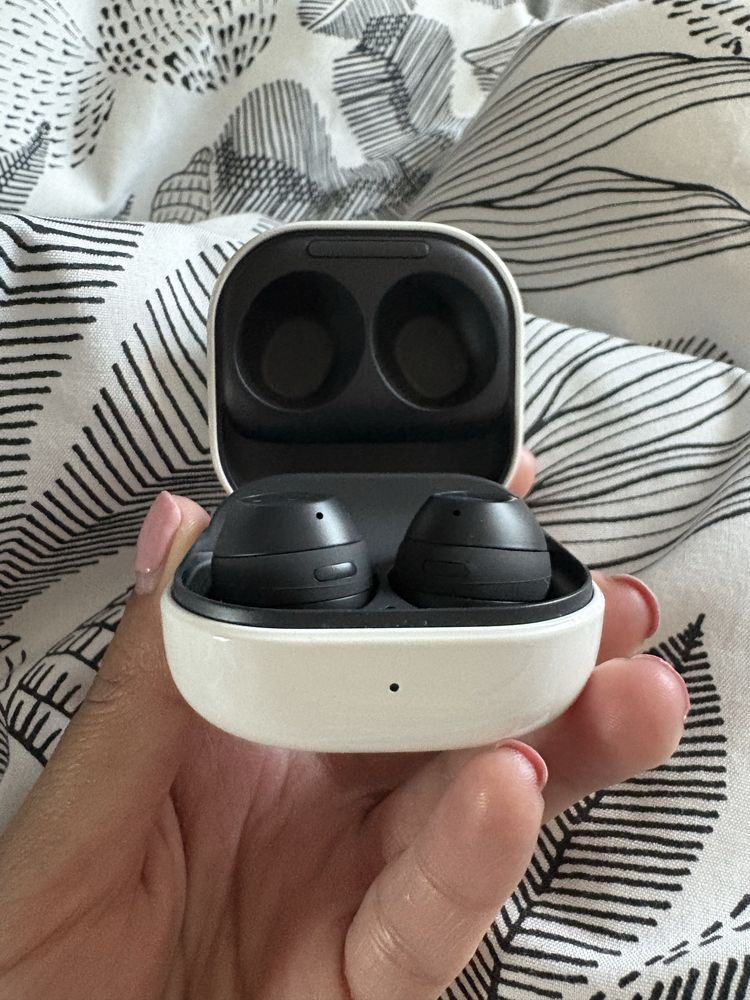 Samsung слушалки-Galaxy Buds FE