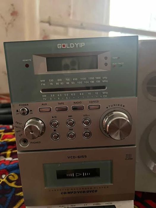 Kalonka radio va eski kaseta o’qiydi disk ham o’qiydi