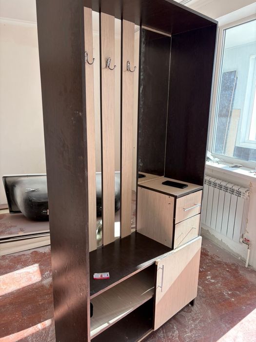 Продам шифоньер прихожую дешево