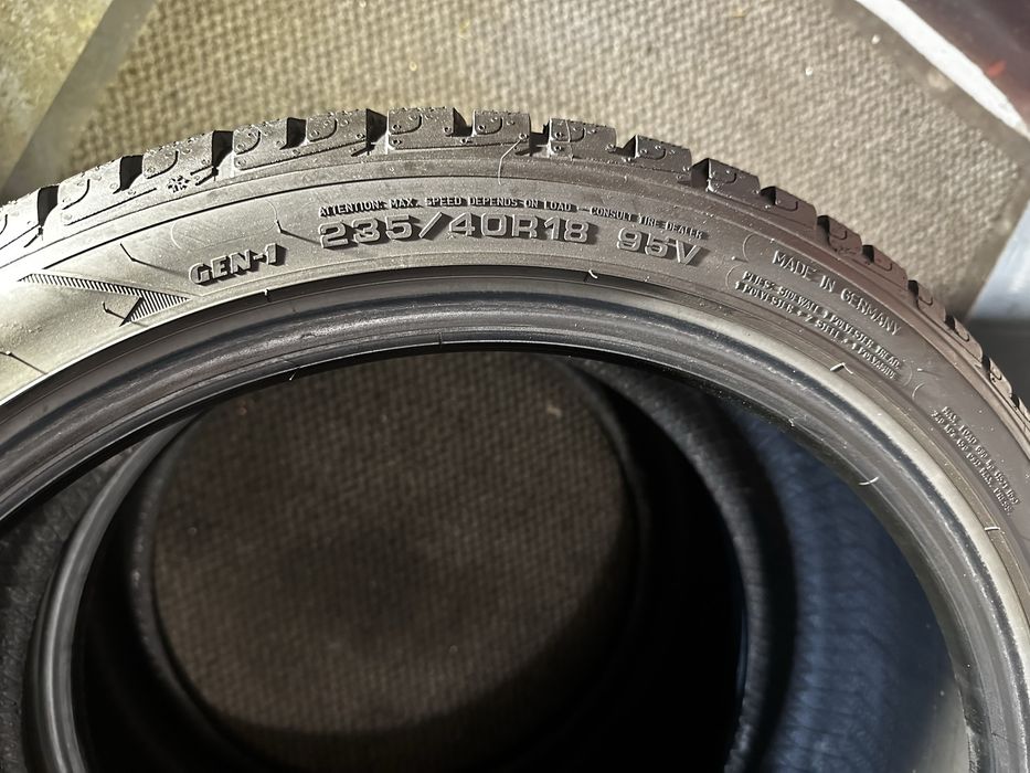 235/40 R18 95V XL - Goodyear Ultra Grip Performance M+S Oferta