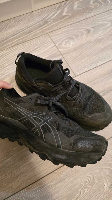 Adidasi Asics goretex Damă