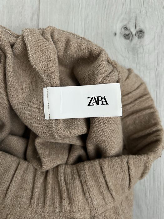 Pantaloni femei Zara
