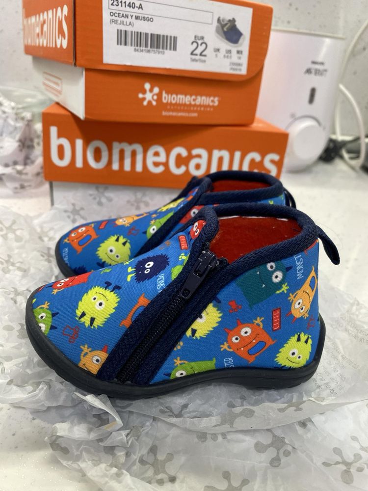 Детски обувки Биомеканикс нови