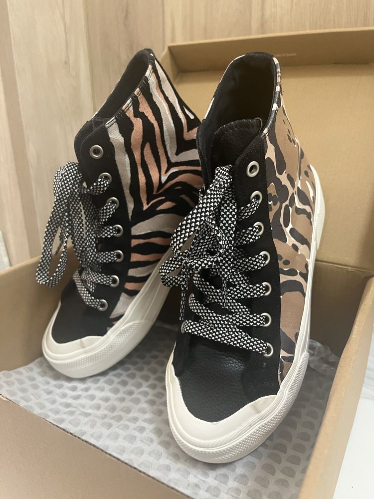 Дамски кецове Desigual
