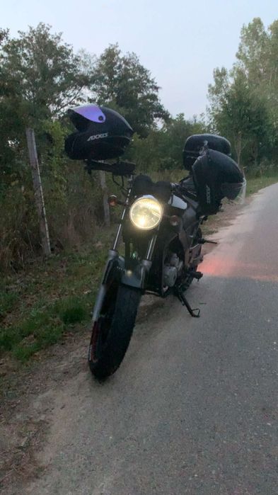Vând motocicleta daelim roadwin 125