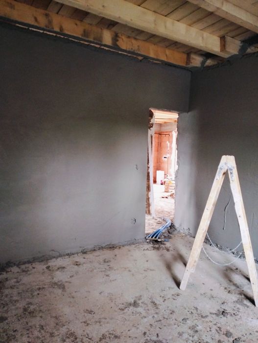 Executam Tencuiala Mecanizata pe baza de var ciment sau ipsos.