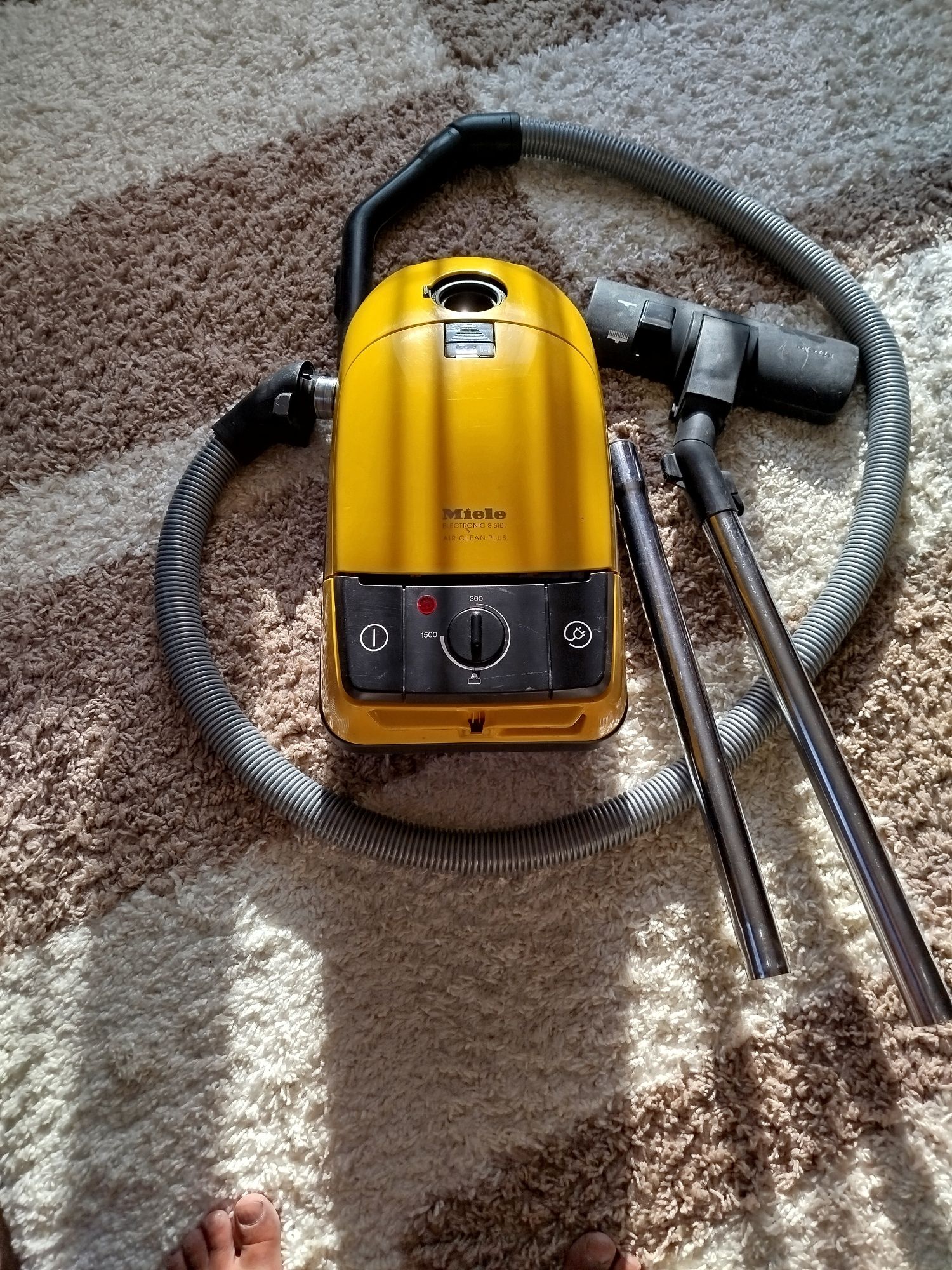 Прахосмукачка Miele 1500w.