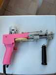 Tufting gun /  pistol tufting