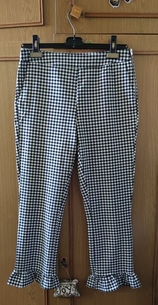 Pantaloni casual cu volănașe Koton S vând/schimb
