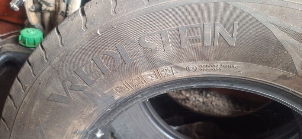 Vredestein  4бр.  215/75R16 C