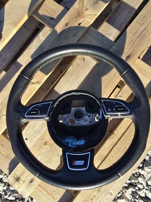 Продавам волан за ауди а3 а4 а8 Q5 i др модели става