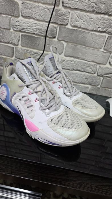 Оригинальные кроссы Li-ning