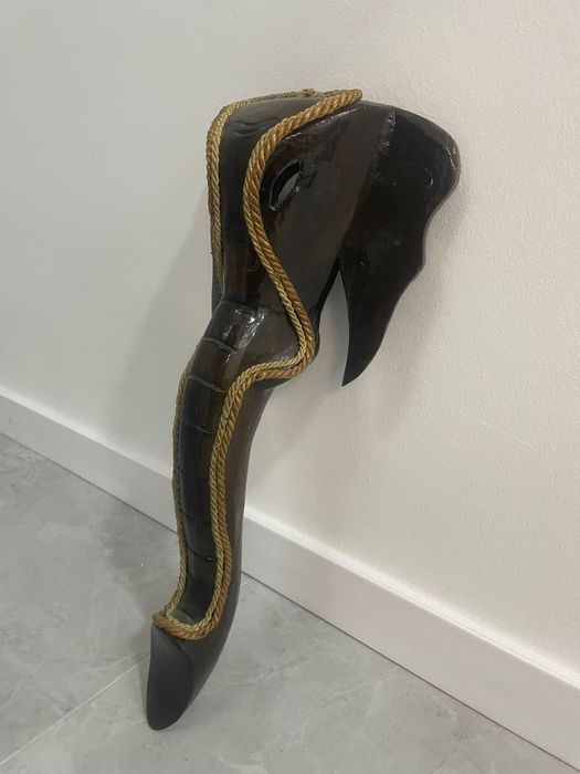 Statueta perete lucrata manual,foarte veche