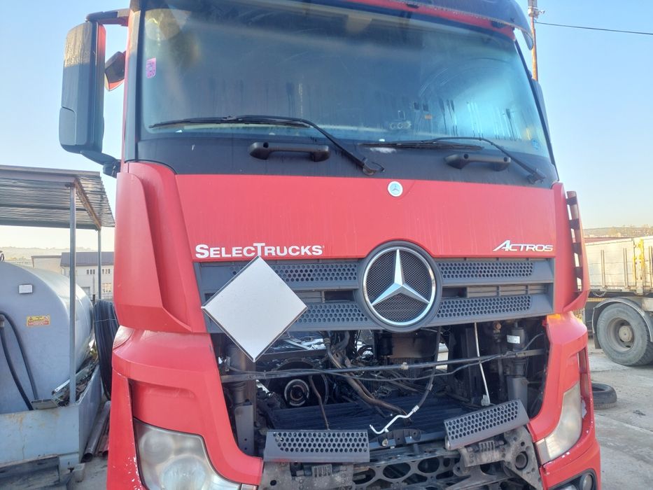 Vind Mercedes-Benz Actros 2015