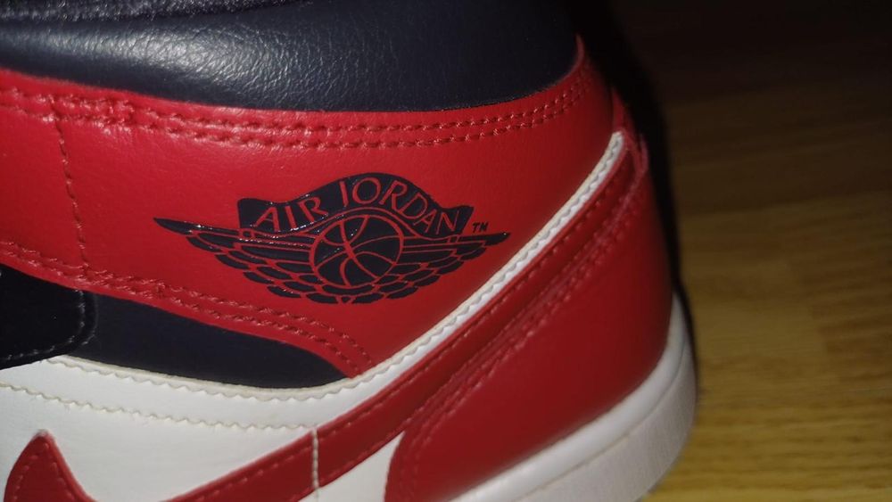 Jordan 1 mid preț ușor negociabil