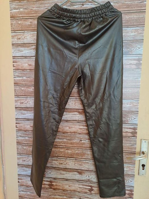 Дамски панталони М размер