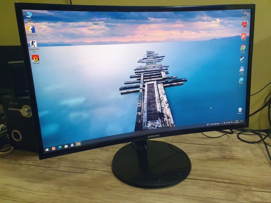 Самсунг 27 диагональ курвед 75грц в хорошем состоянии