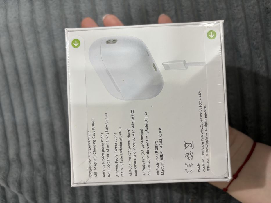 Продам новые наушники запечатаные