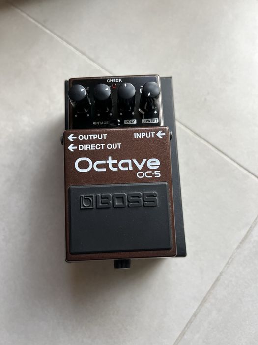 Pedala chitara Boss OC5 bass sau chitara