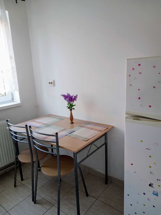 Închiriez ap. 2 camere central