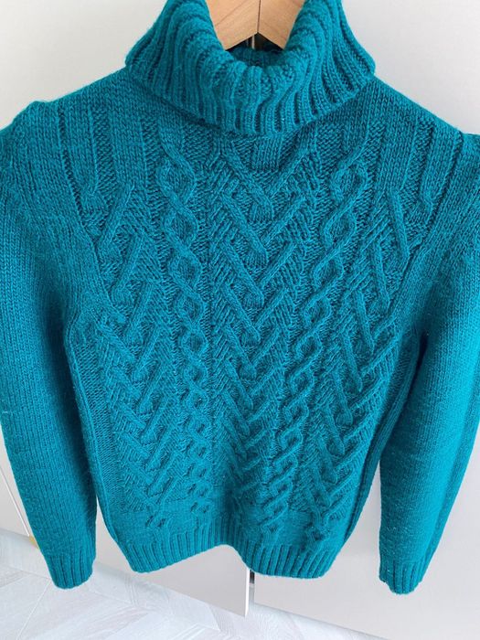 Новый шерстяной свитер