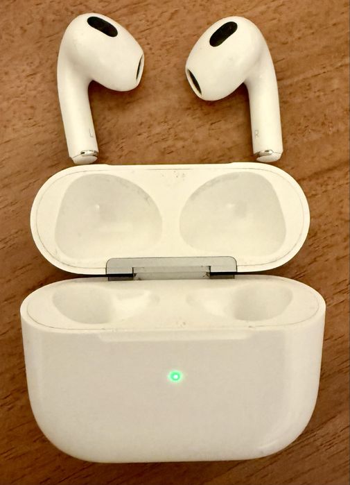 iPhone 14 Plus 128 GB и Airpods 3 Gen