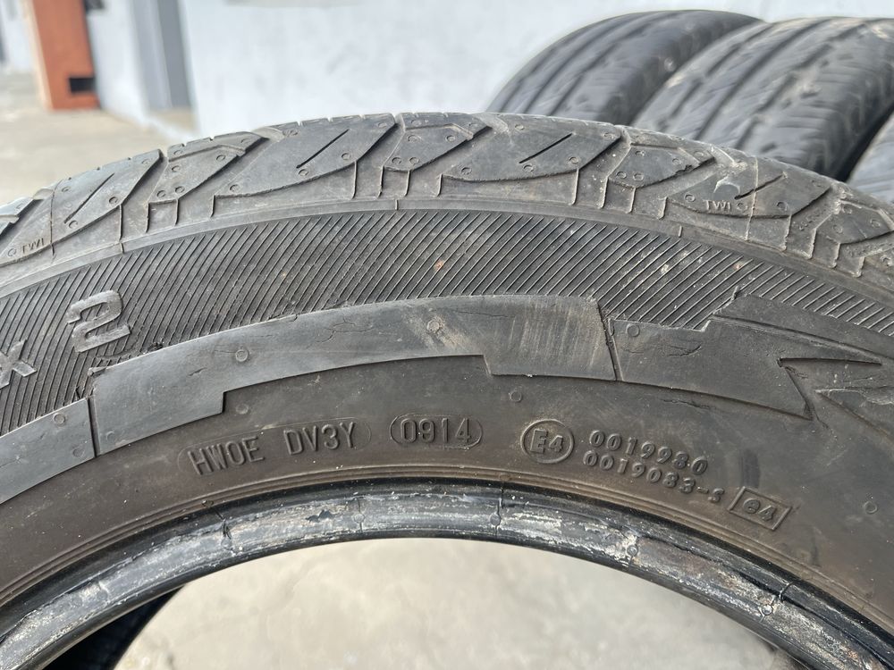 4 бр. гуми за бус 205/65/16C Uniroyal 7-8 mm DOT 0914