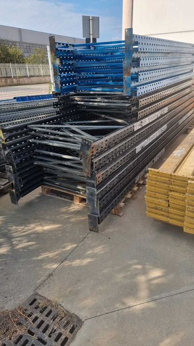 Rafturi metalice industriale pentru depozite