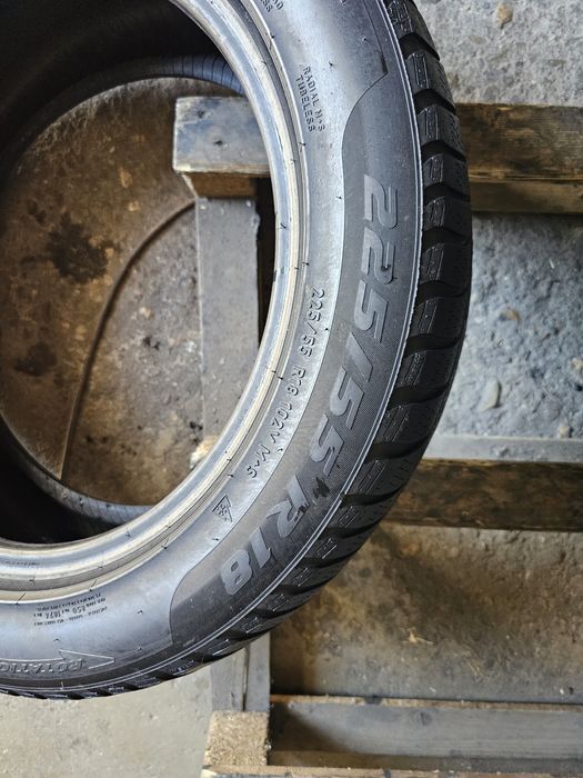 2 anvelope iarna 225 55 18 Pirelli Sottozero3