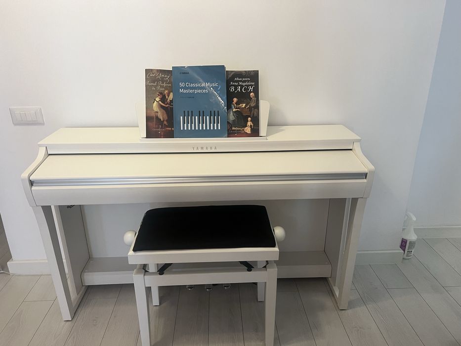 Pianina Yamaha CLP 725 white