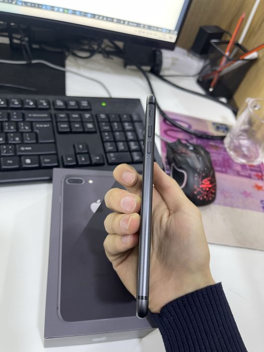 Iphone 8 plus в идеальном состаянии каробка документ
