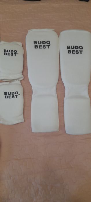 Кимоно за карате с протектори в перфектно състояние