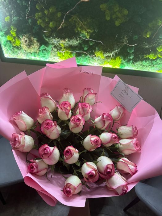 цветы свежие 25 роз красивых