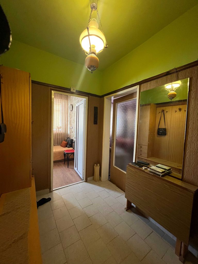 Продава се Двустаен апартамент в Добрич, Център - 65 кв.м за 1020 €/кв.м - Снимка #6