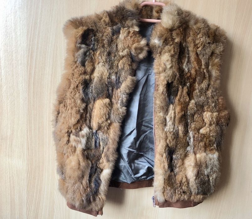 Vesta din blana de iepure 100% naturala foarte frumoasa, calduroasa